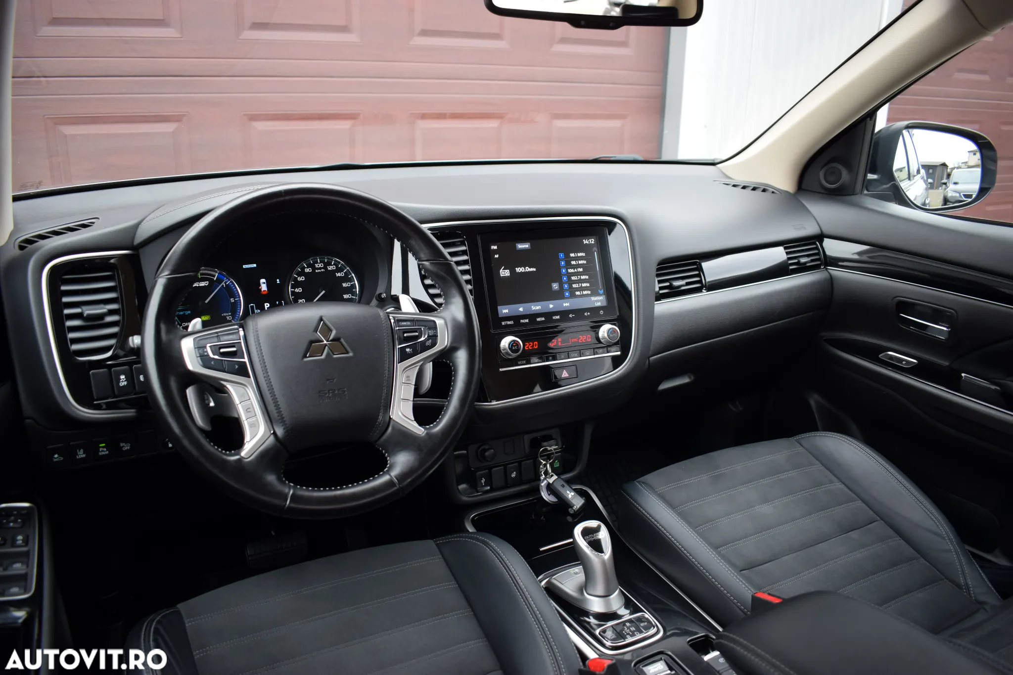 Mitsubishi Outlander PHEV 2.4 L 4X4 Instyle+ - 14