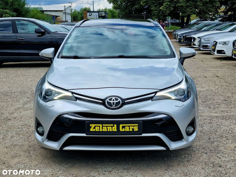 Toyota Avensis 2.0 D-4D Premium - 2