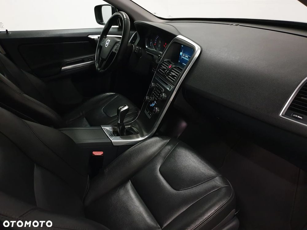 Volvo XC 60 D3 Drive-E Momentum - 26