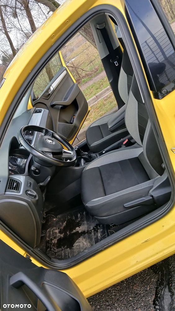 Skoda RAPID 1.6 TDI DPF Ambition - 12