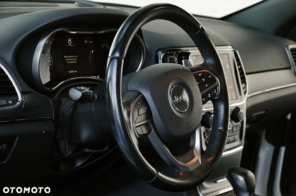 Jeep Grand Cherokee - 12