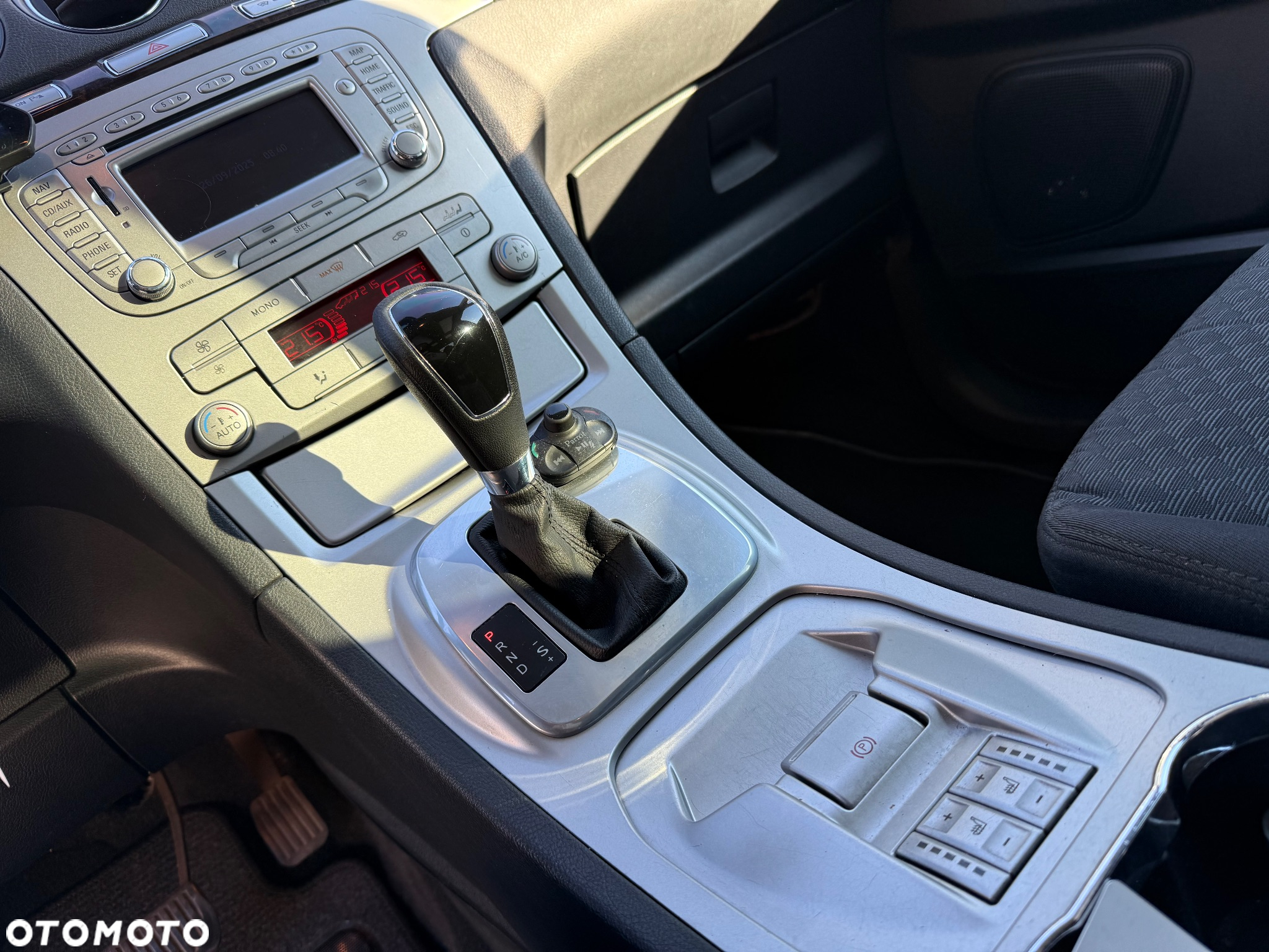 Ford Galaxy 2.3 Ghia - 38