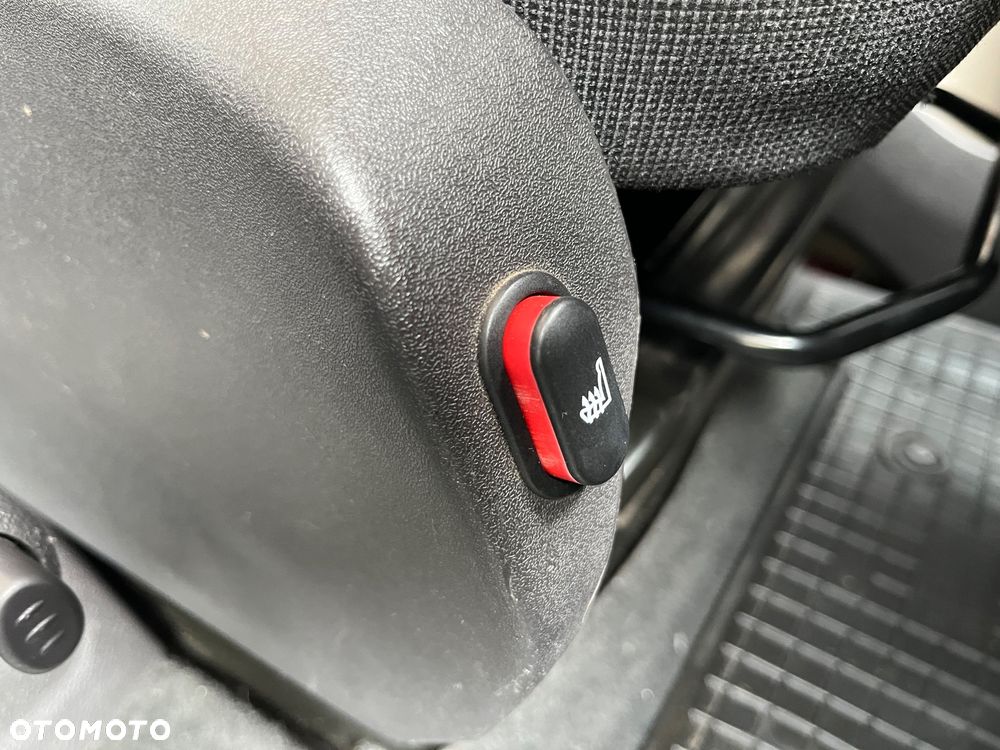 Ford Tourneo Custom - 29