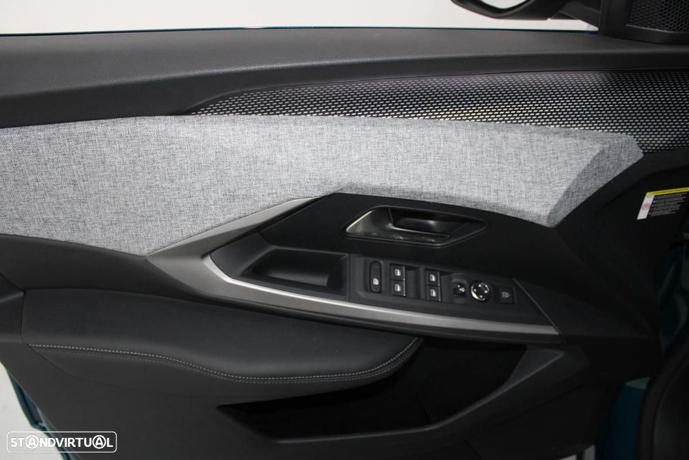 Peugeot E-3008 73 kWh GT - 10