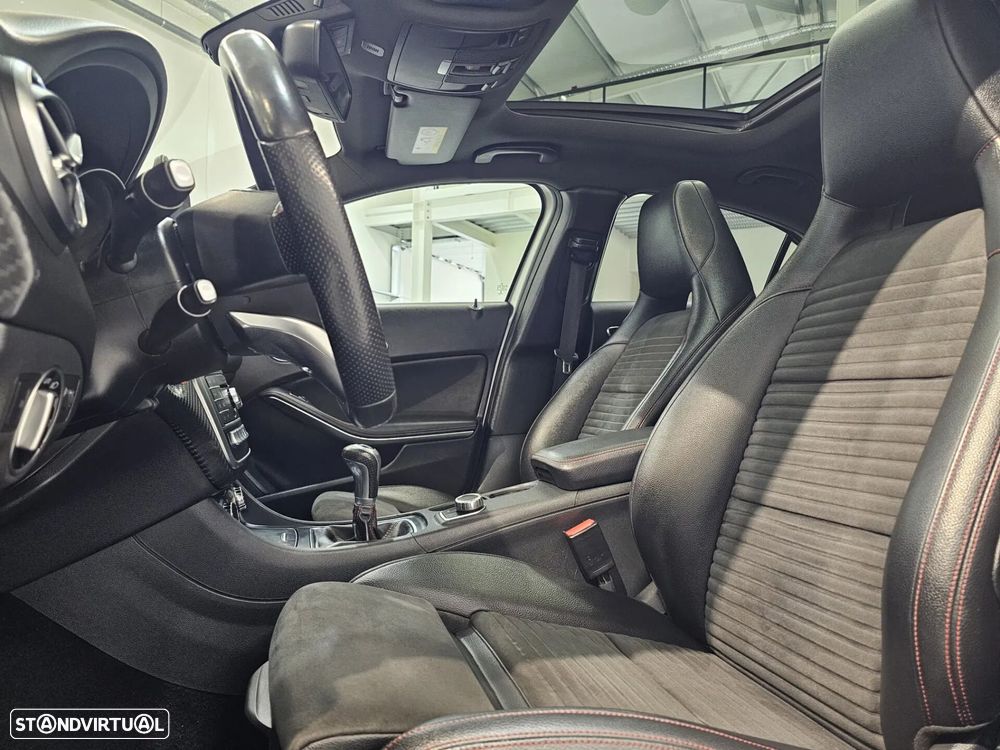 Mercedes-Benz A 180 d AMG Line - 12