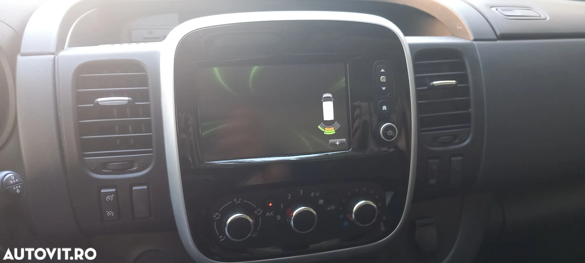 Renault Trafic - 13