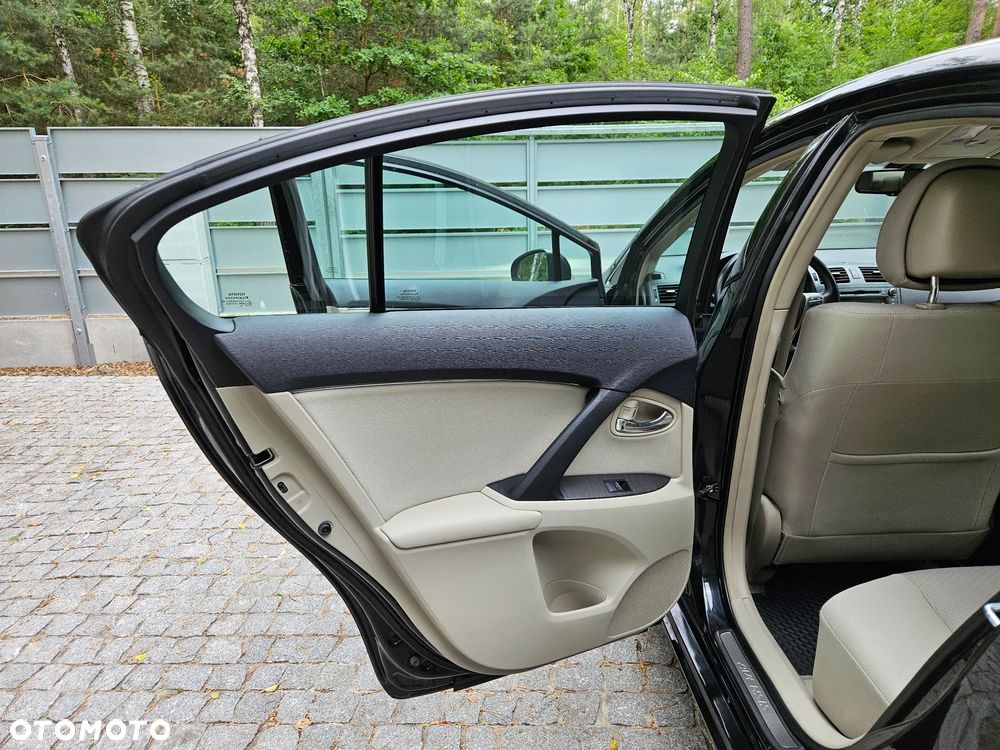 Toyota Avensis 2.0 Sol plus - 20