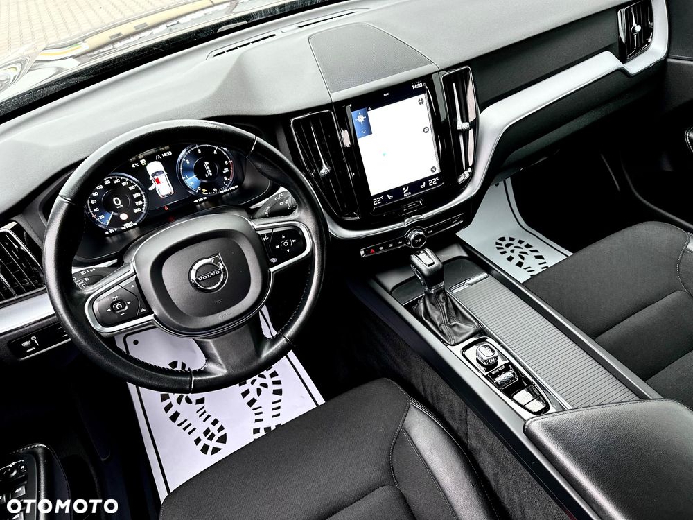 Volvo XC 60 D4 Momentum Pro - 30