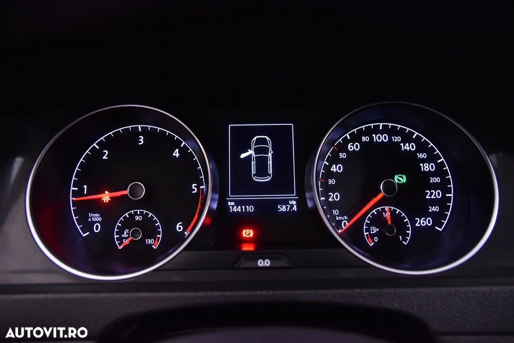 Volkswagen Golf - 10