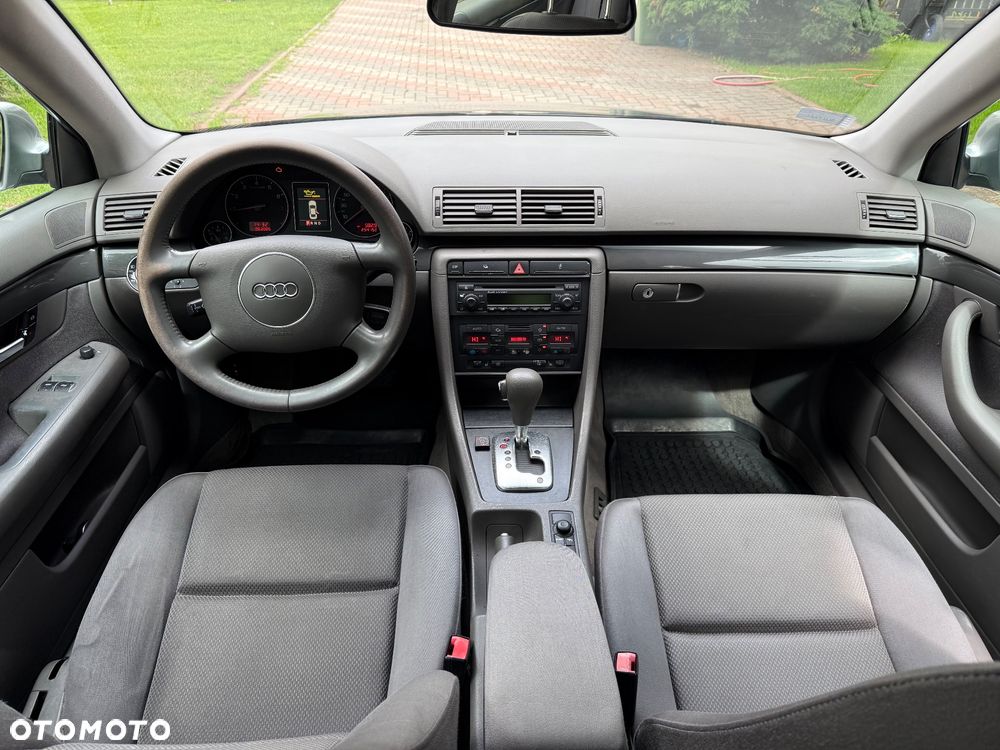 Audi A4 Limousine - 12