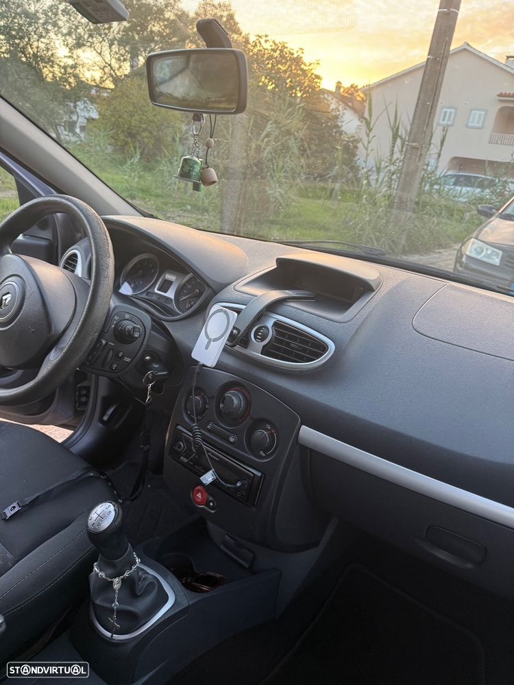 Renault Clio 1.2 16V GT - 24