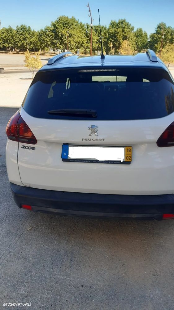 Peugeot 2008 1.2 PureTech Style - 6