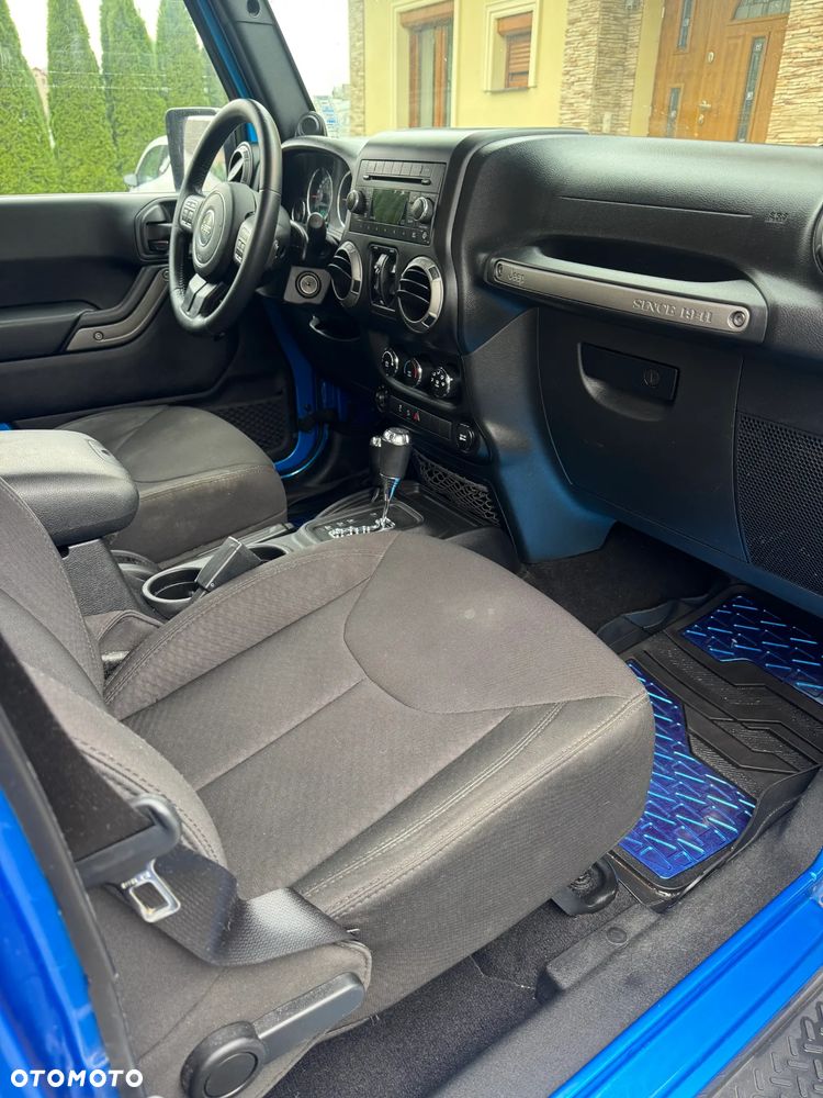 Jeep Wrangler - 9