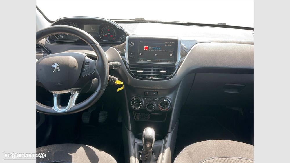 Peugeot 208 1.2 PureTech Allure - 19