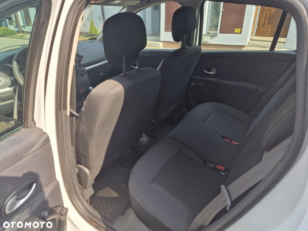 Renault Clio 1.5 dCi Alize - 5