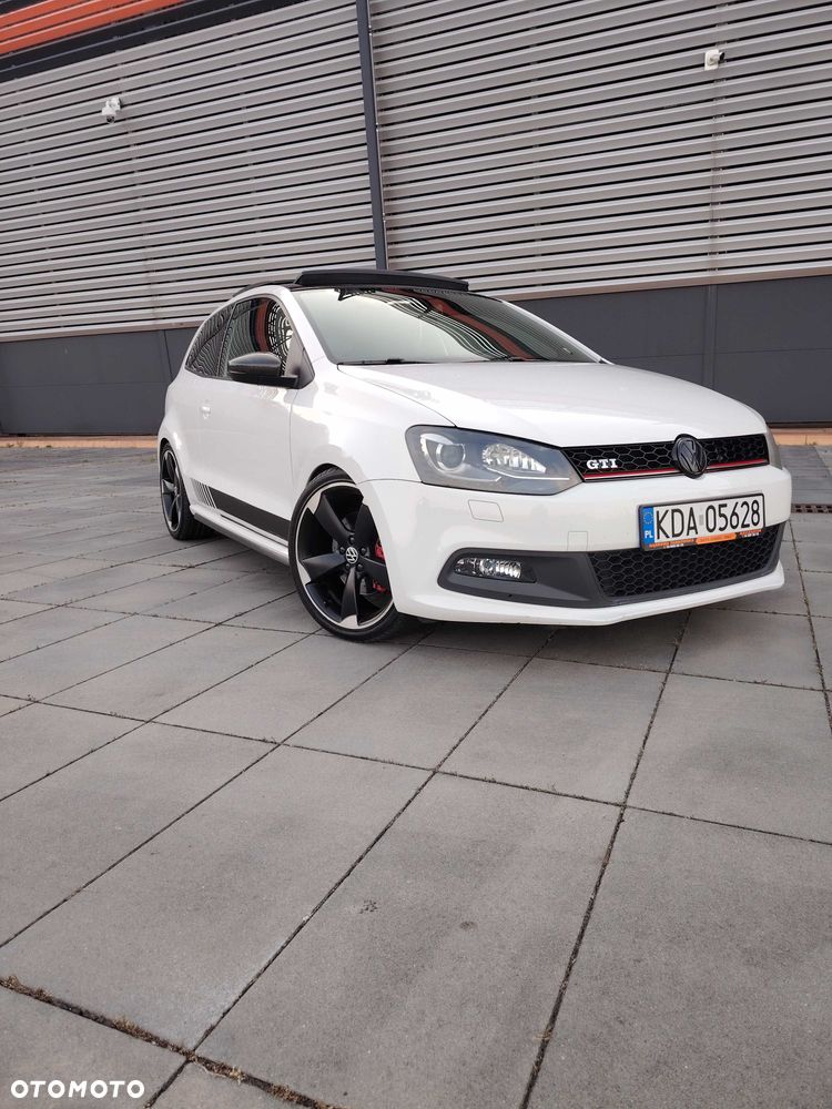 Volkswagen Polo - 2