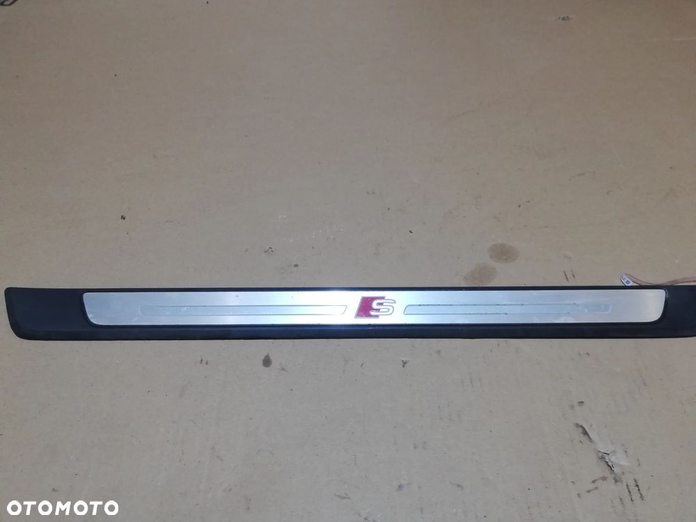 Listwa Progowa Prawa Przód Audi A4 B9