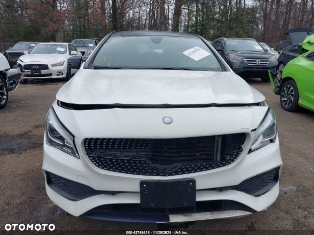 Mercedes-Benz CLA 250 4-Matic AMG Line - 11