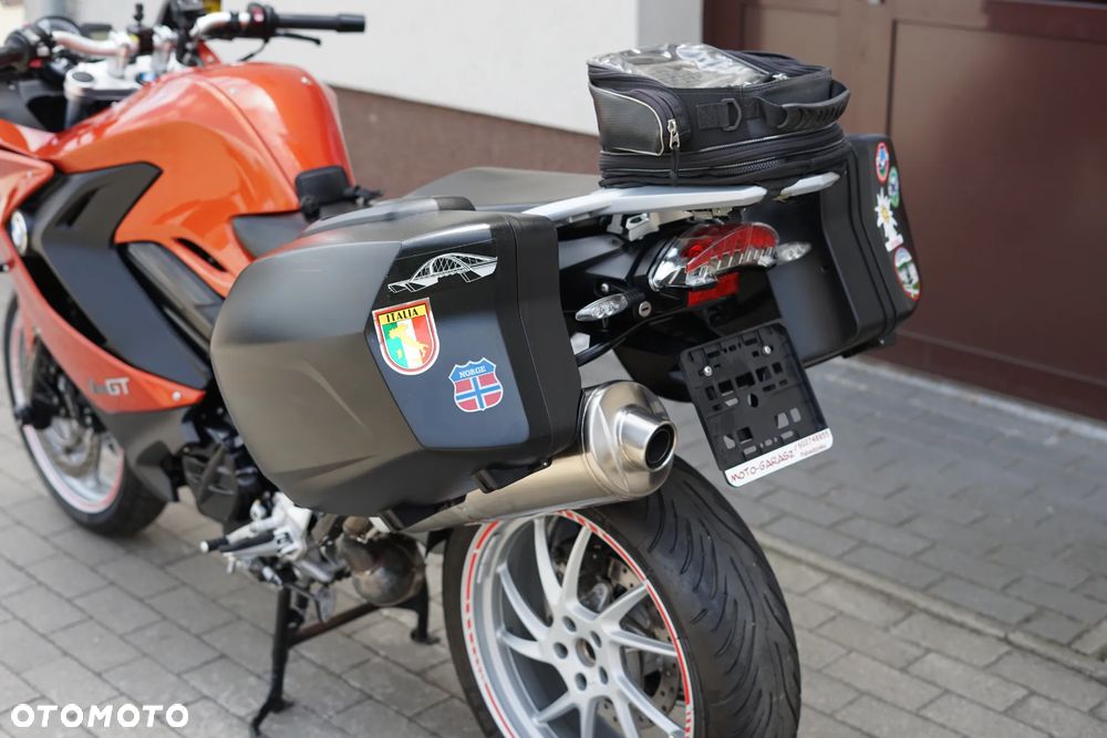 BMW F - 24