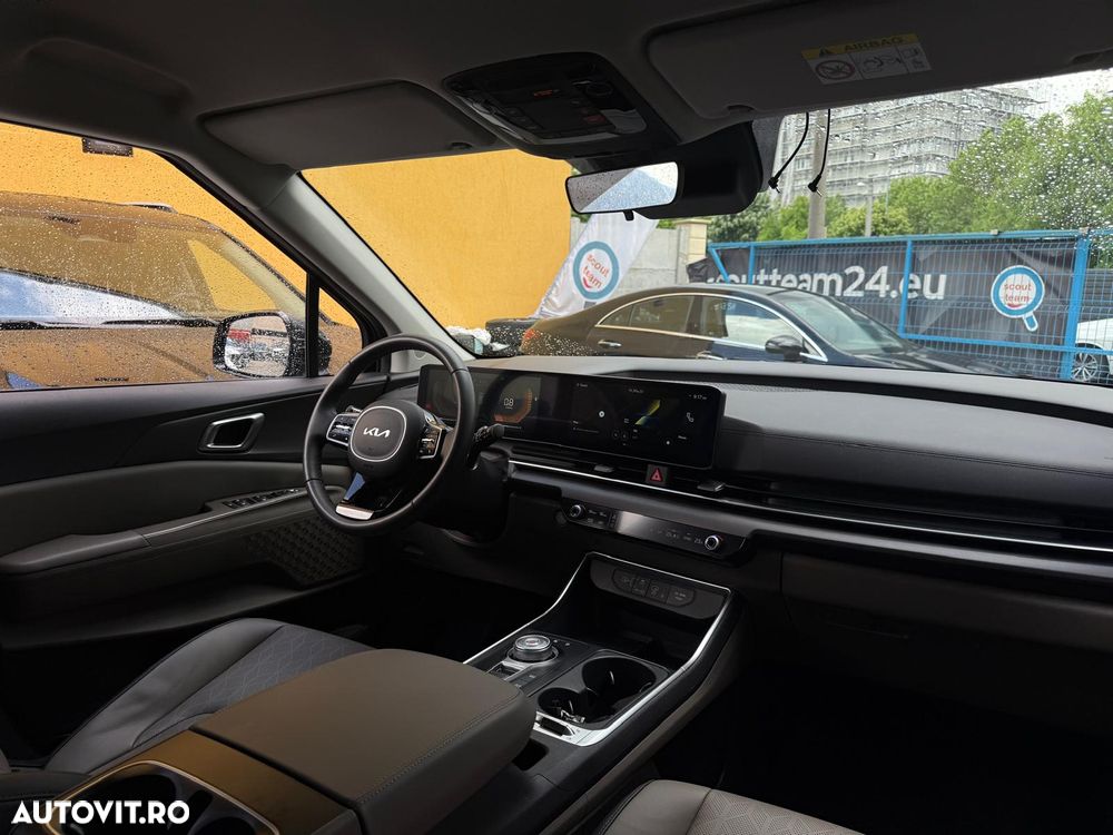 Kia Carnival - 6