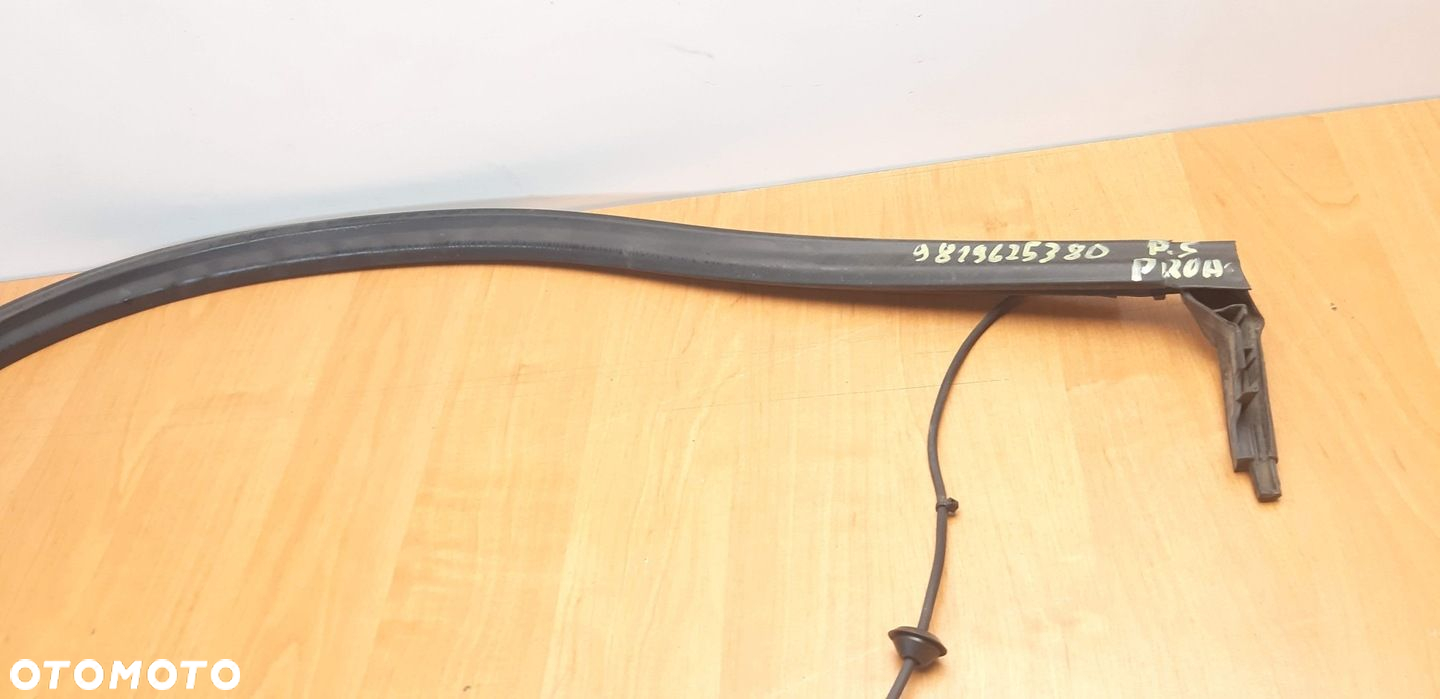 Toyota ProAce III uszczelka drzwi przesuwnych prawy bok 9819625380 - 3