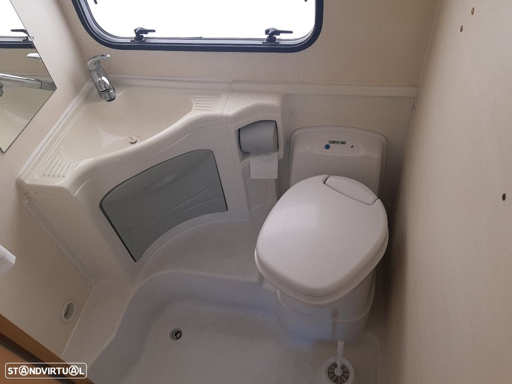 Ford Transit 2.2 TDCI - ROLLER TEAM ZEFIRO 291 TL - 4 LUGARES - 6 DORMIDAS - 29