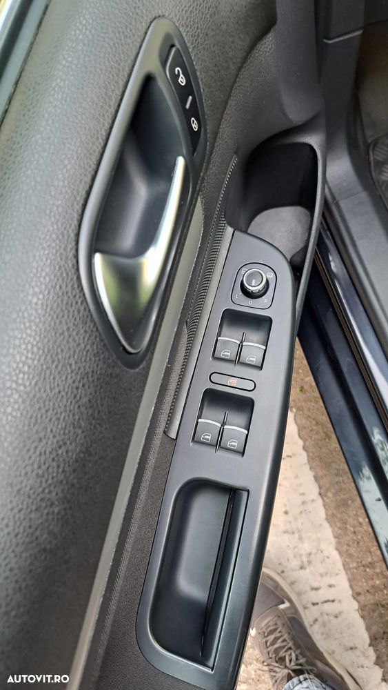Volkswagen Golf 1.6 TDI DPF DSG Highline - 18