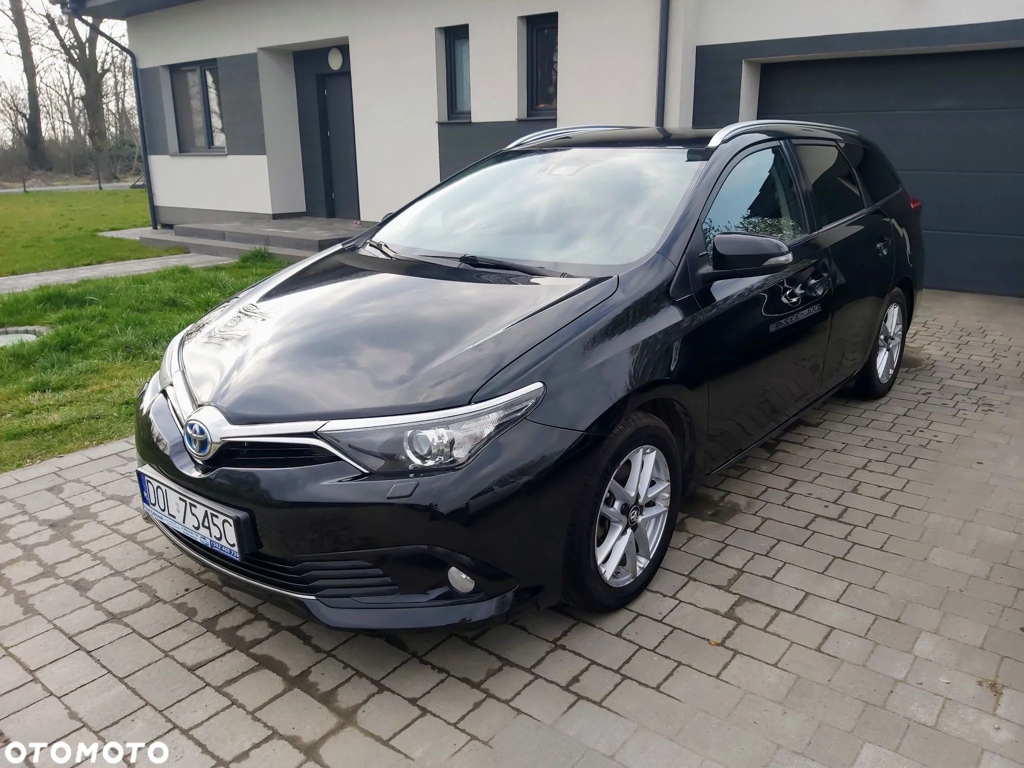 Toyota Auris 1.8 VVT-i Hybrid Automatik Executive - 1