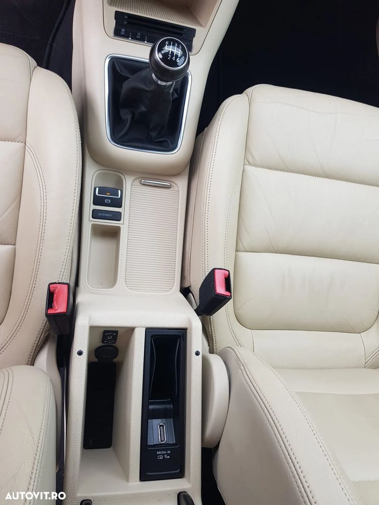 Volkswagen Tiguan - 12