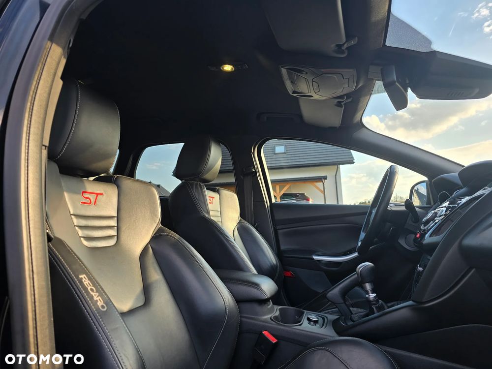 Ford Focus SW 2.0 EcoBoost ST Leather Exclusive Pack - 16