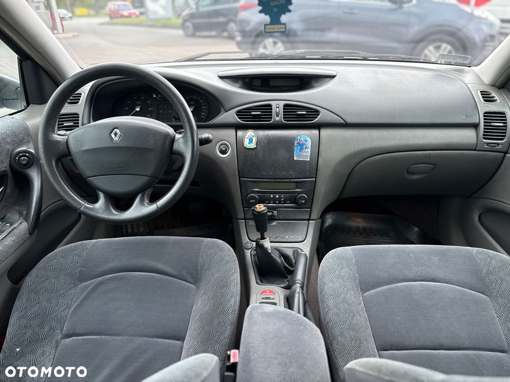 Renault Laguna 1.8 RXE Millenium - 23