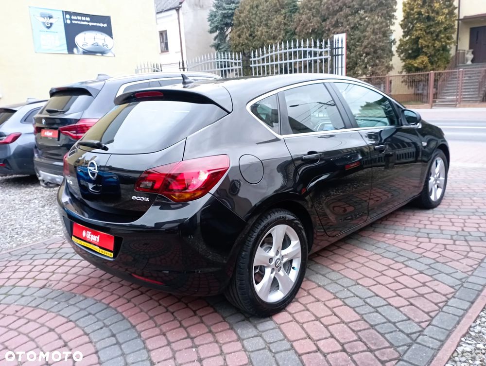 Opel Astra 1.7 CDTI DPF Cosmo - 4
