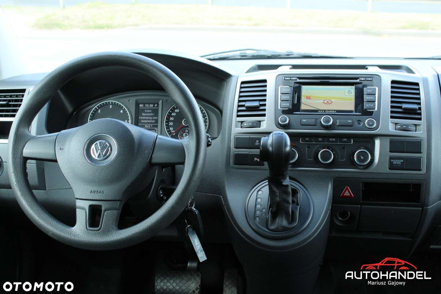 Volkswagen Caravelle - 12