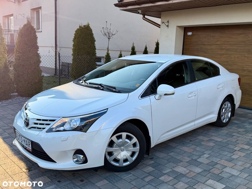 Toyota Avensis 1.8 Sol NAVI - 32