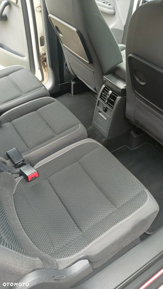 Volkswagen Touran 1.6 TDI DPF BlueMot Comfortline - 11