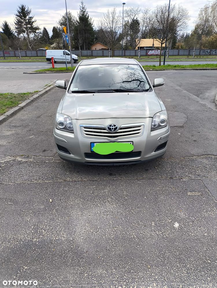 Toyota Avensis 1.8 VVT-i Luna - 4