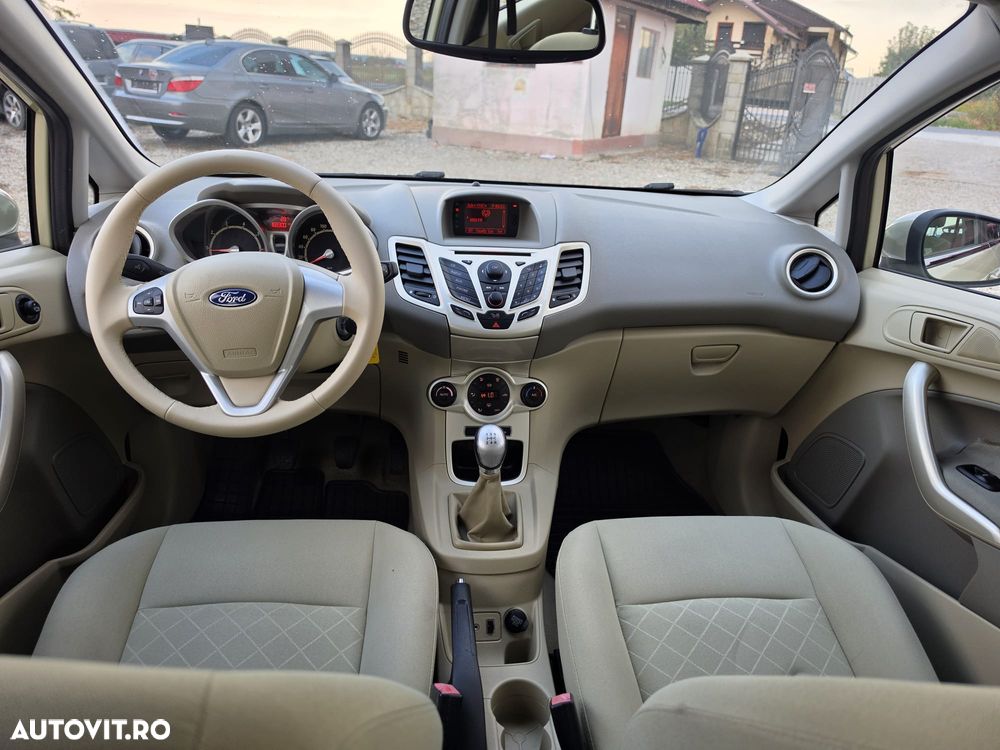 Ford Fiesta 1.4 Ghia - 6