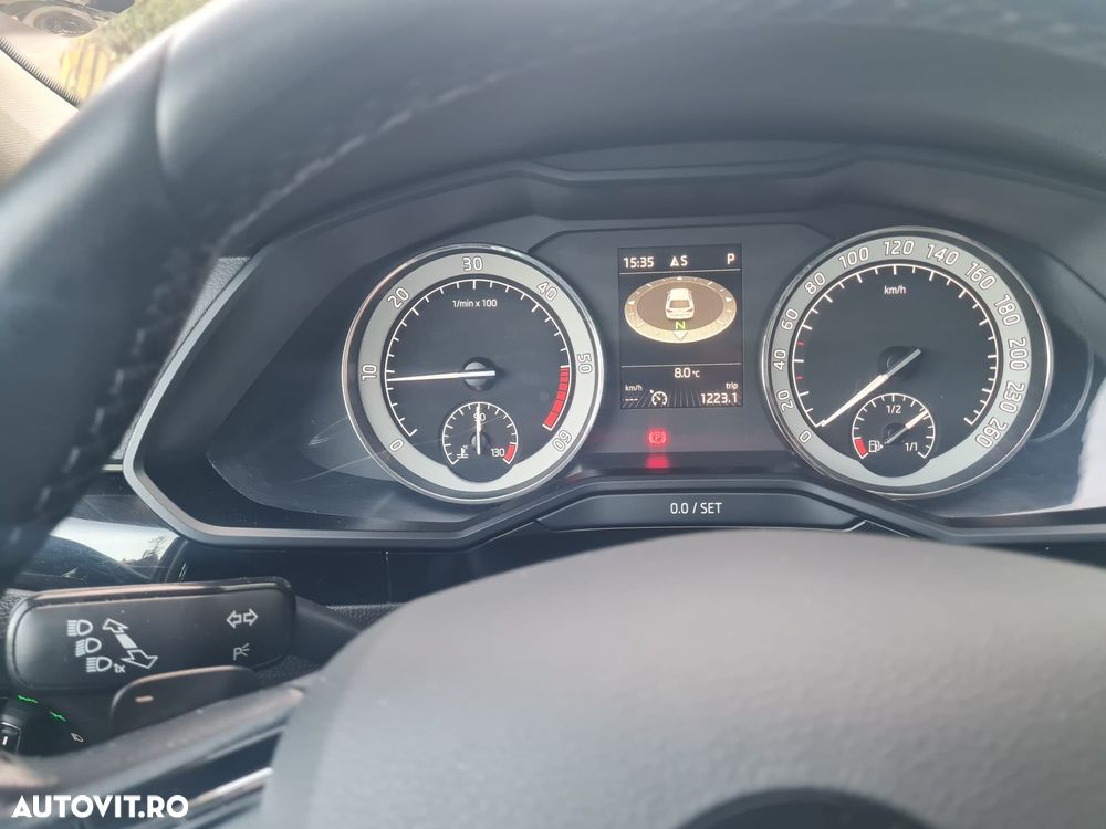 Skoda Superb Combi 2.0 TDI DSG 4X4 Laurin & Klement - 16