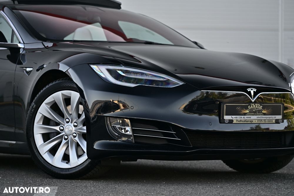 Tesla Model S - 7