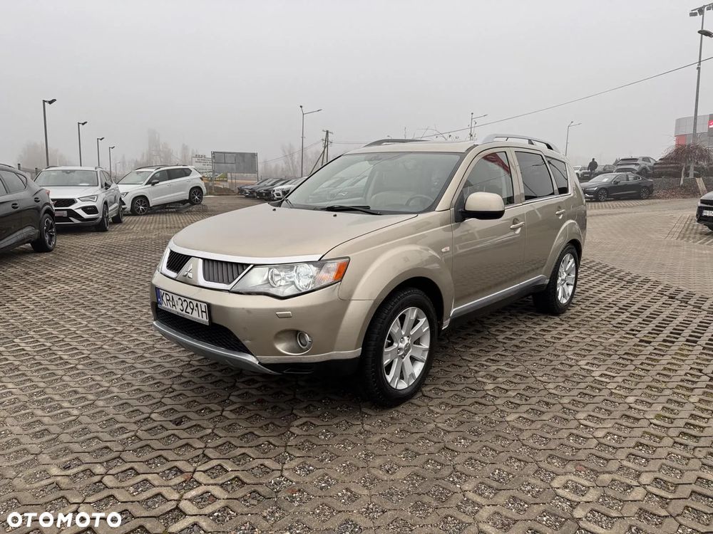 Mitsubishi Outlander 2.0 DID Instyle - 3