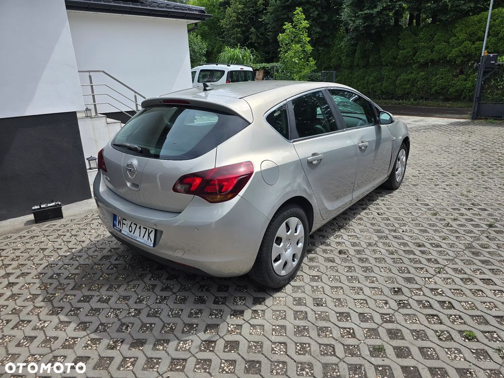 Opel Astra 1.6 Cosmo - 3