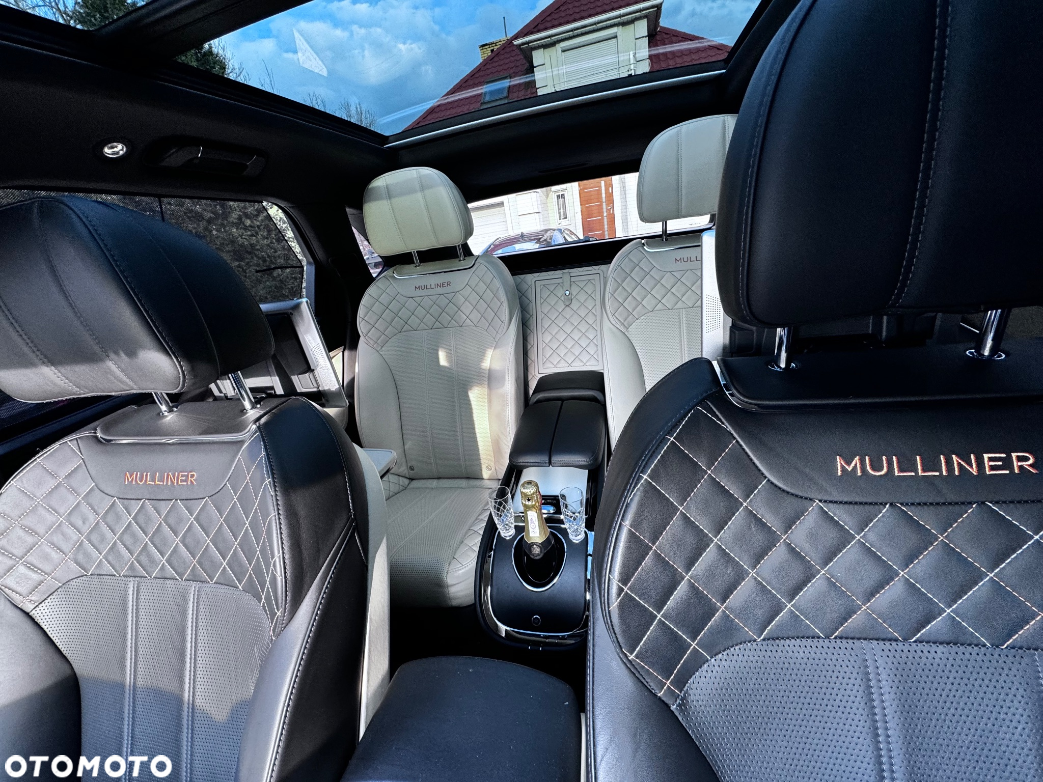 Bentley Bentayga W12 Mulliner - 10