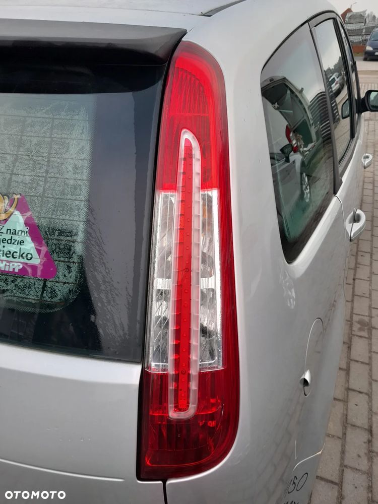 FORD C-MAX LAMPA TYLNA PRAWA W BŁOTNIK - 1