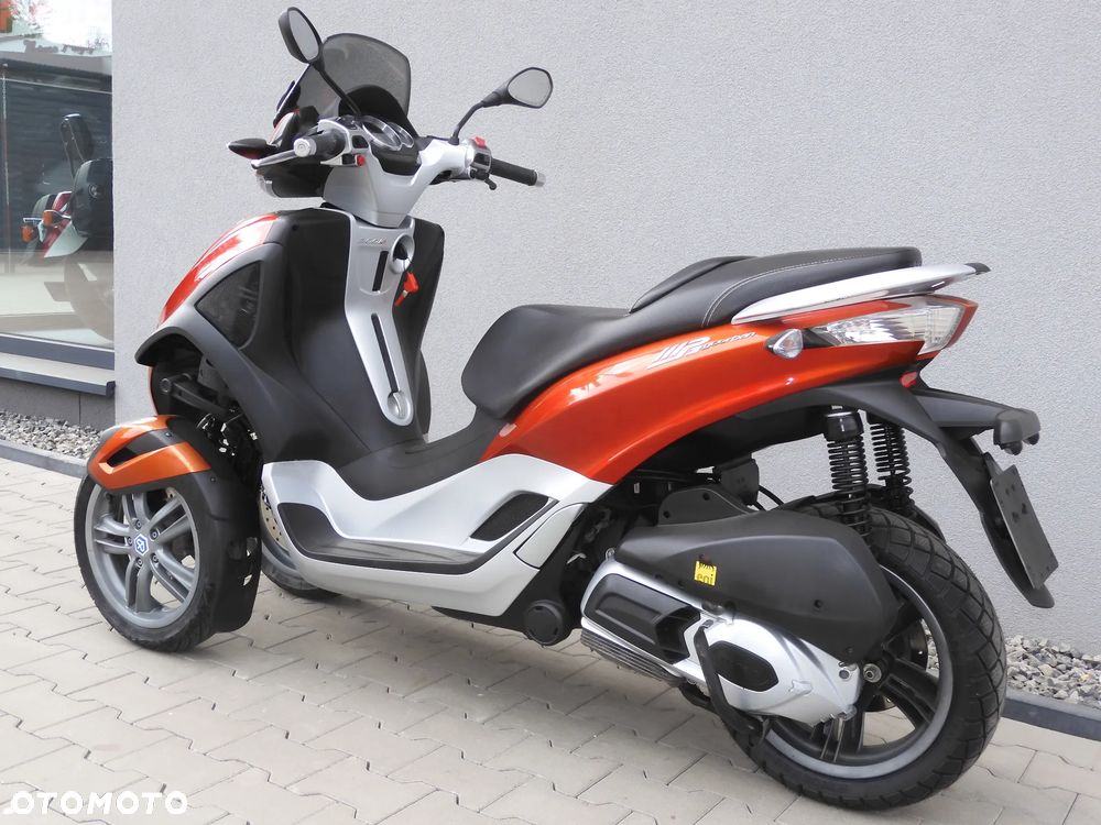 Piaggio MP-3 - 40