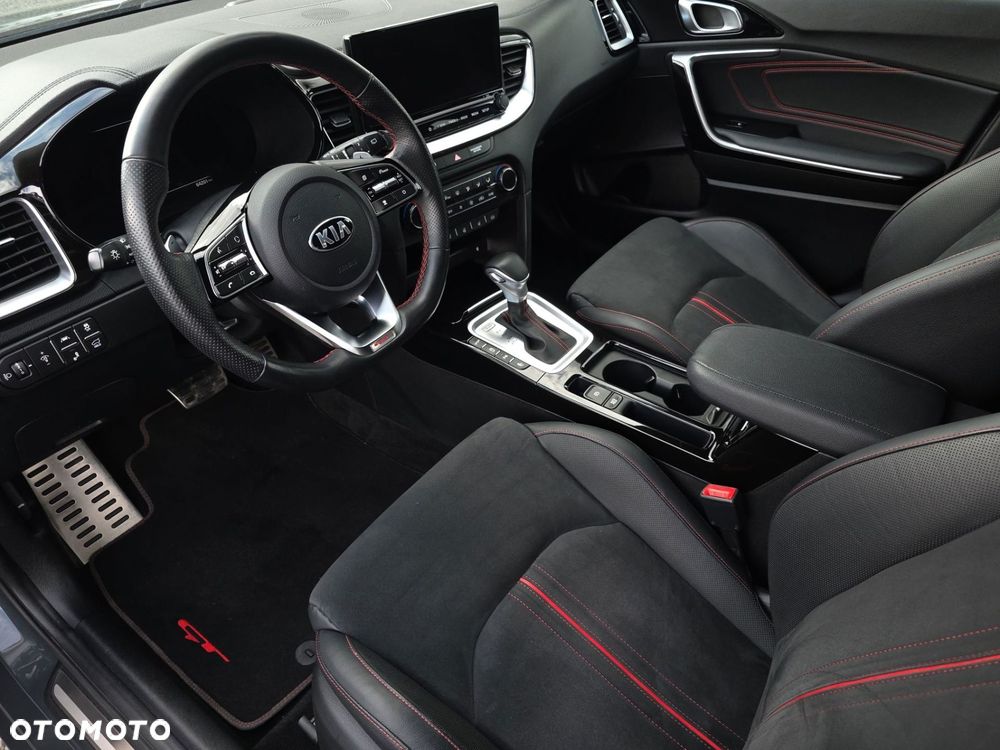 Kia ProCeed - 10