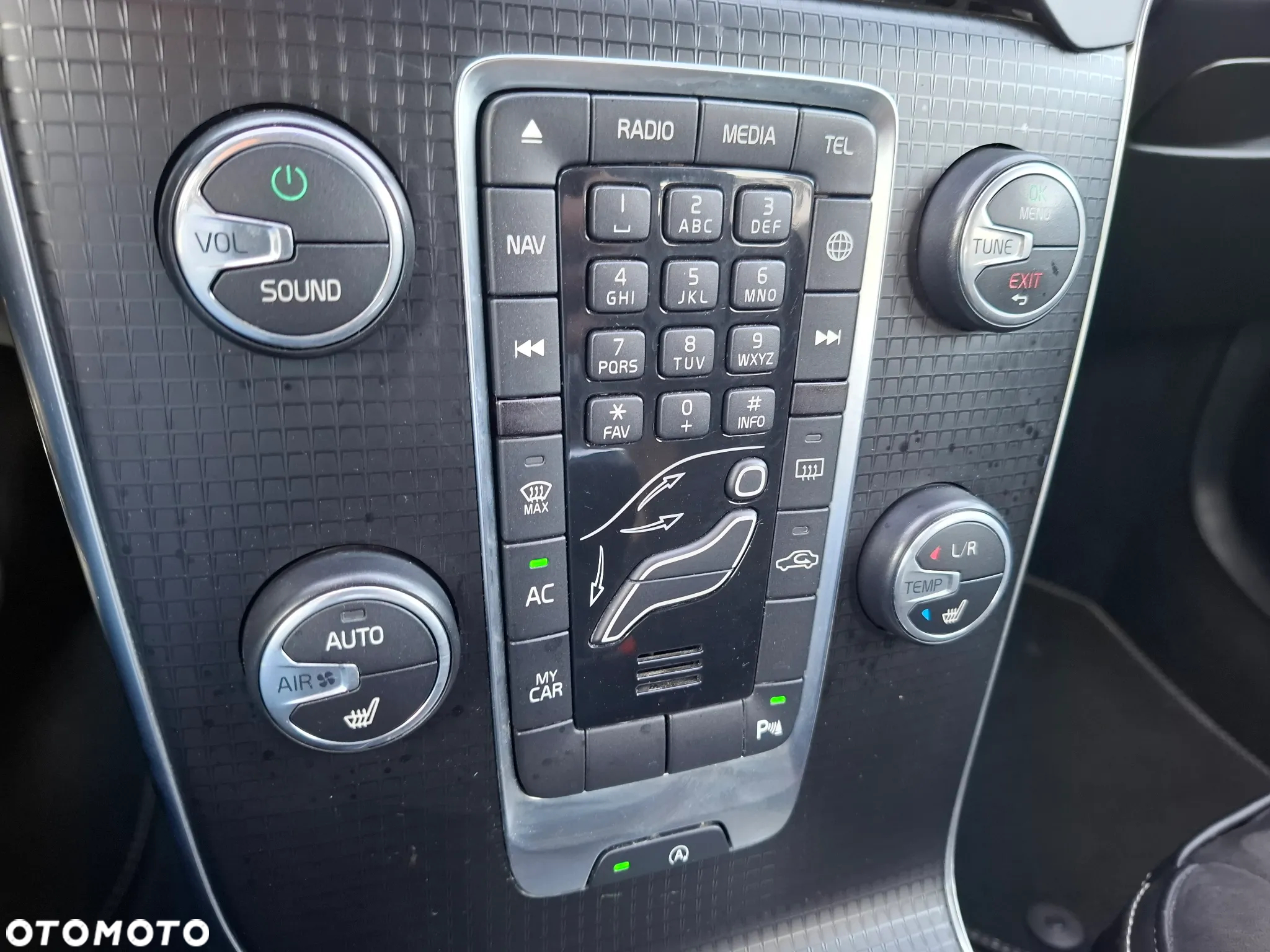 Volvo V40 D2 Drive-E R-Design Kinetic - 40