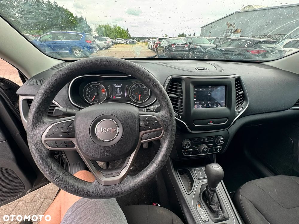 Jeep Cherokee - 14