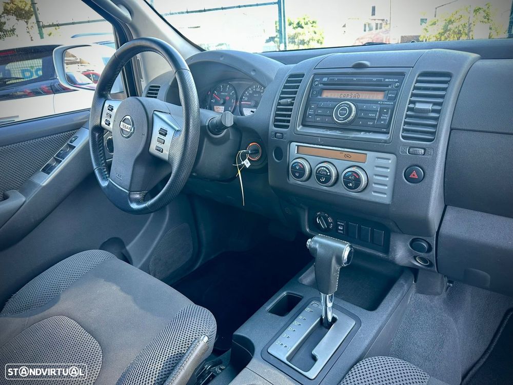 Nissan Navara 2.5 dCi CD LE AT - 11