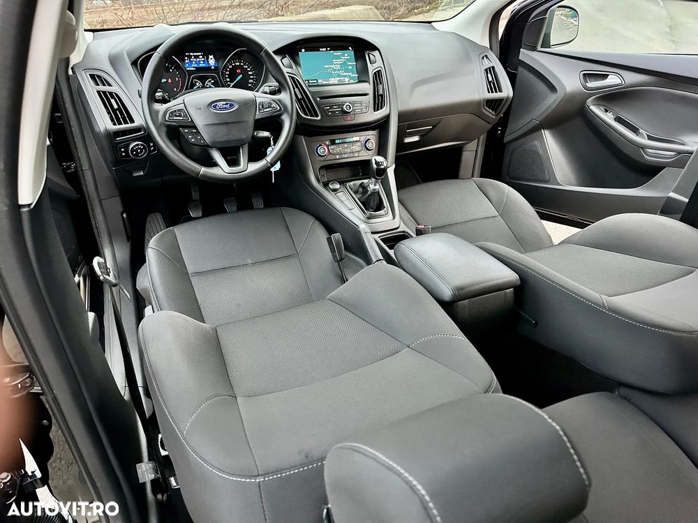 Ford Focus 1.5 EcoBlue Start-Stopp-System TITANIUM - 18