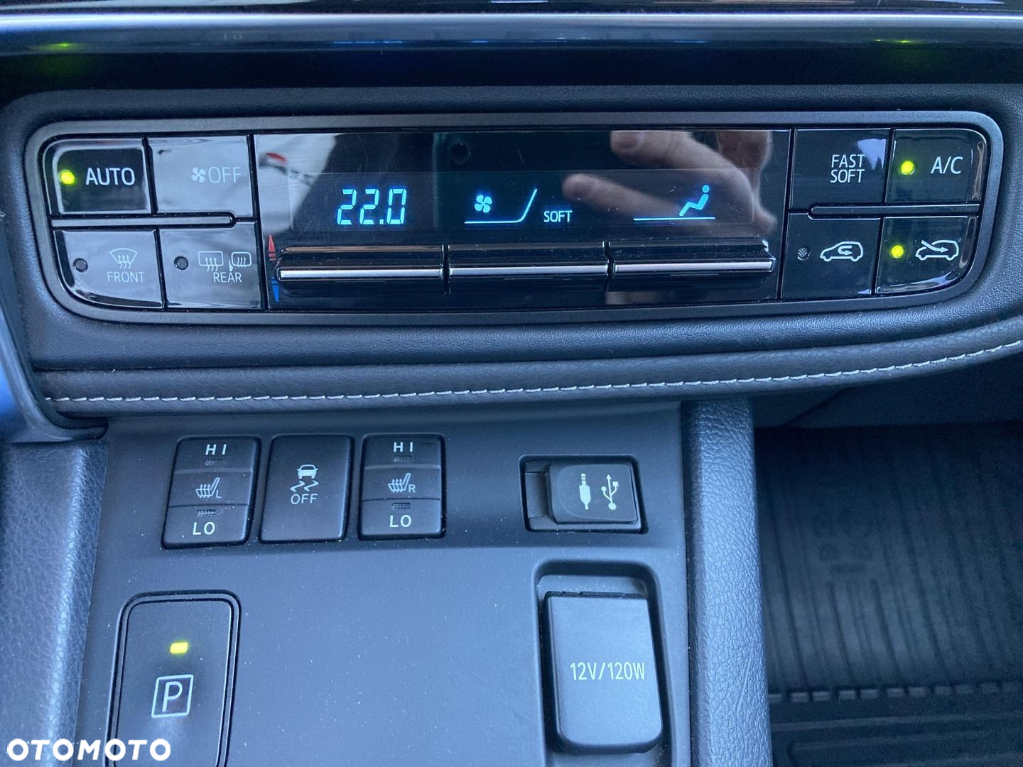 Toyota Auris Hybrid 135 Premium - 17